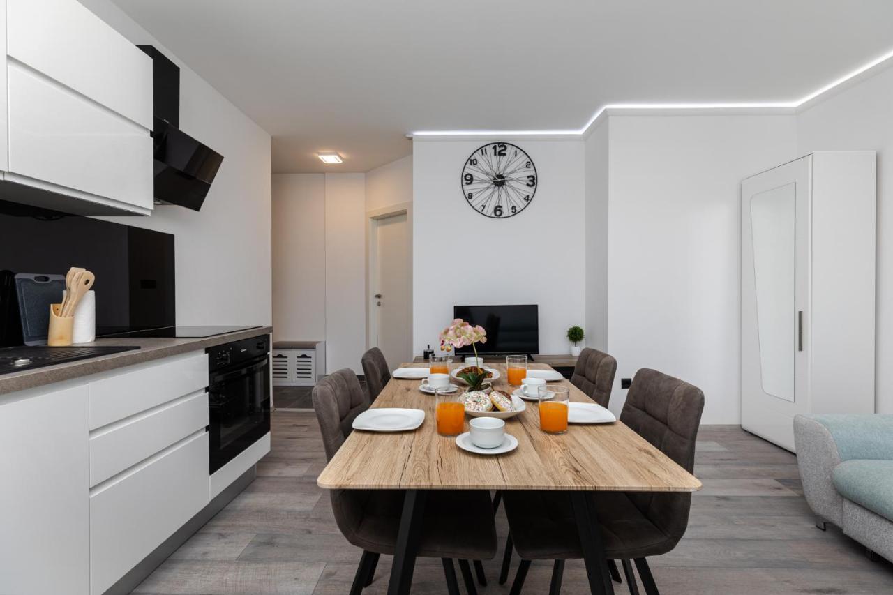 Apartment Viko Split Bagian luar foto