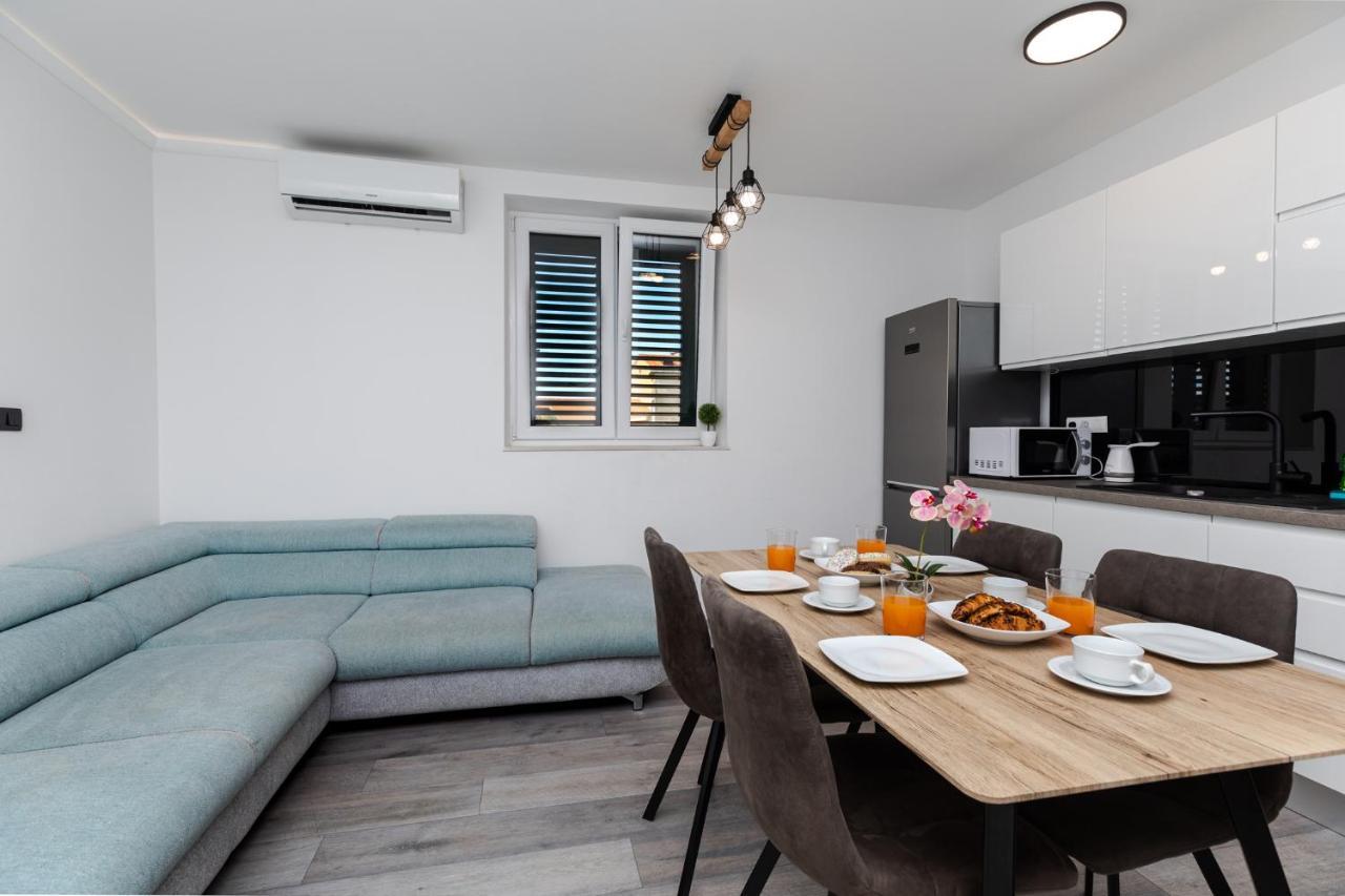 Apartment Viko Split Bagian luar foto