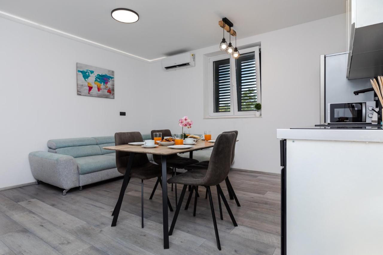 Apartment Viko Split Bagian luar foto